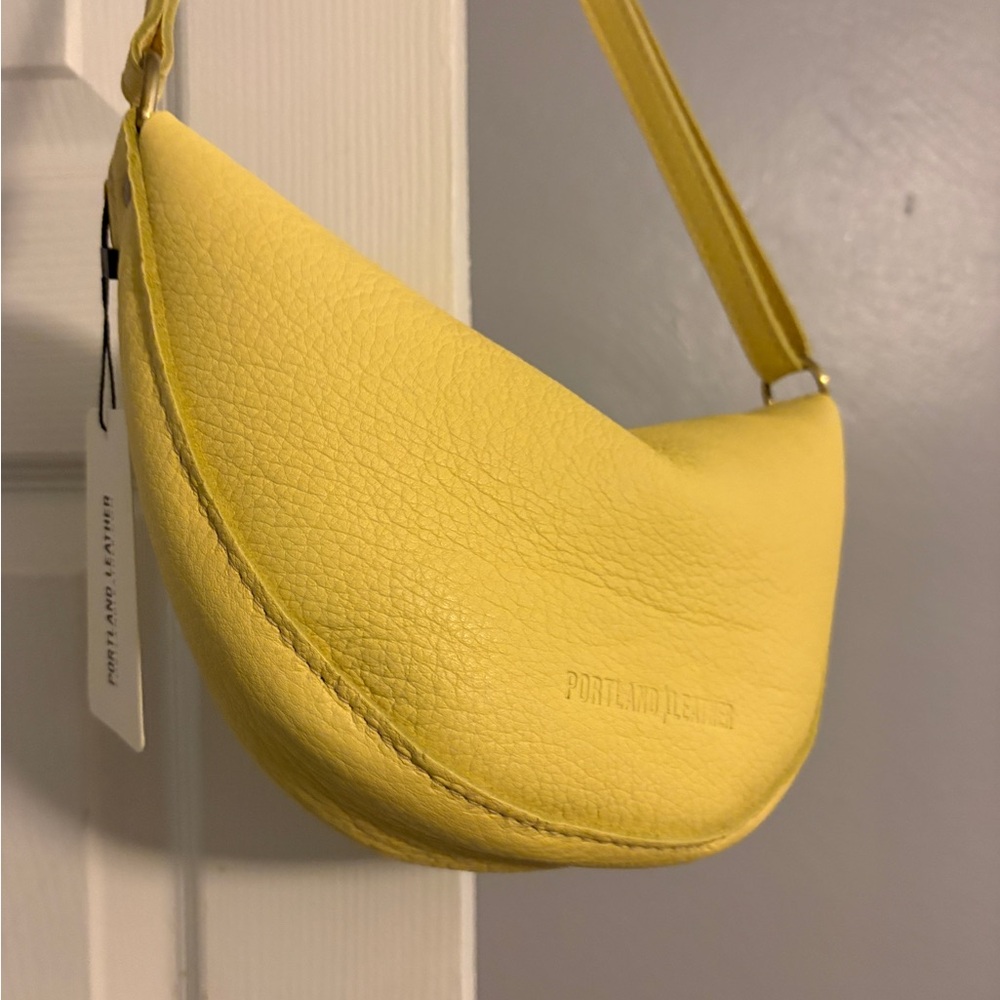 Portland Leather Koala sling bag medium - Picture 9 of 13